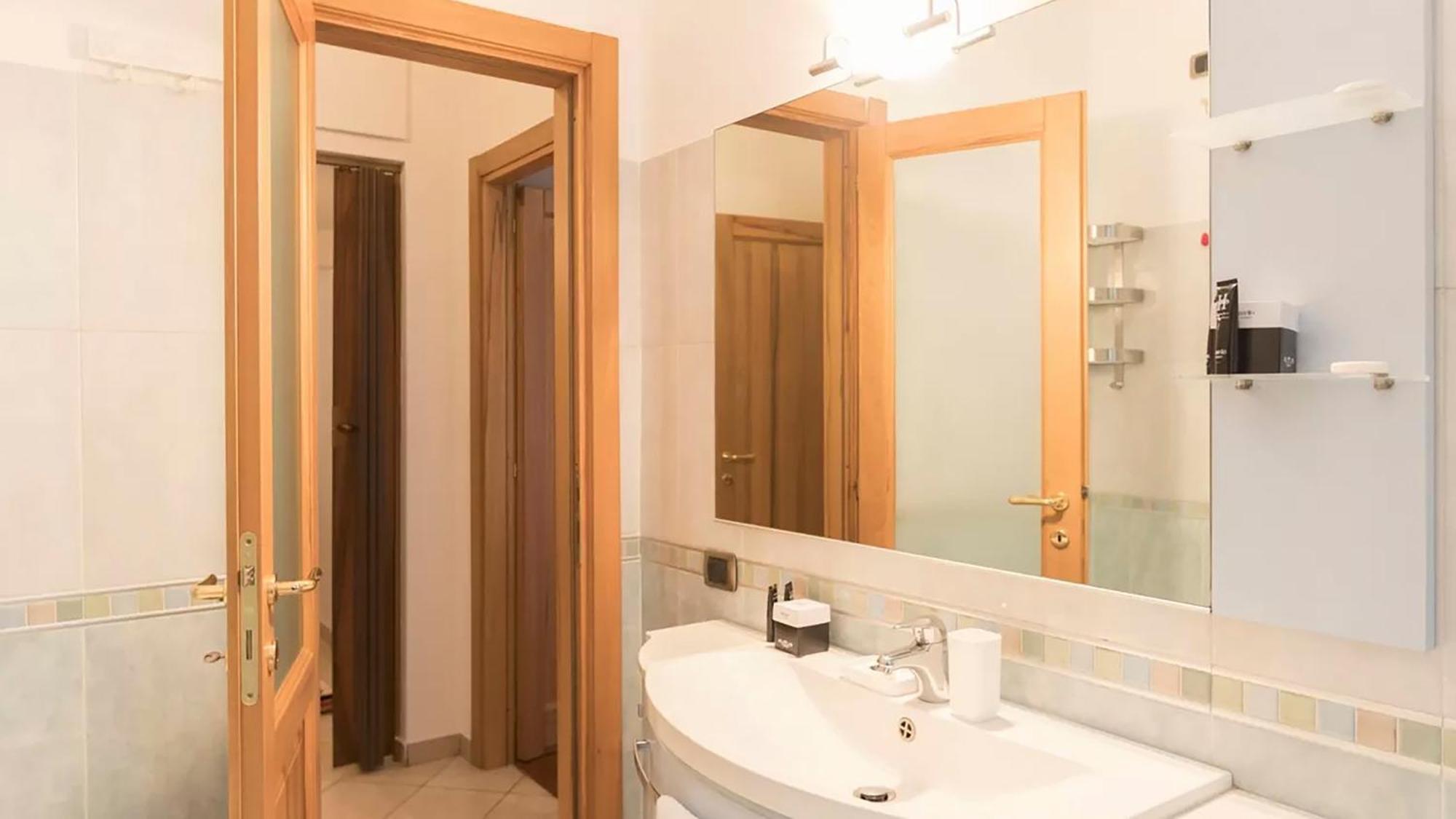 Classbnb - Two Apartments 400 Meters From The Duomo Милан Экстерьер фото