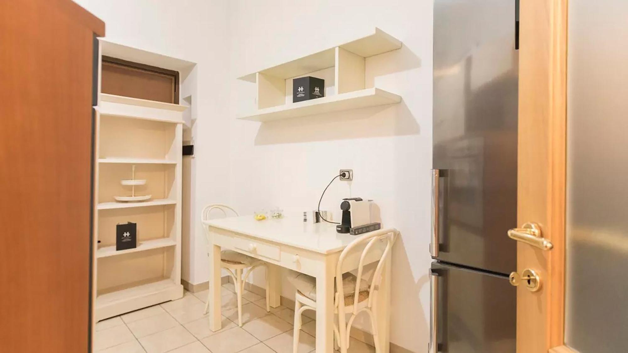 Classbnb - Two Apartments 400 Meters From The Duomo Милан Экстерьер фото