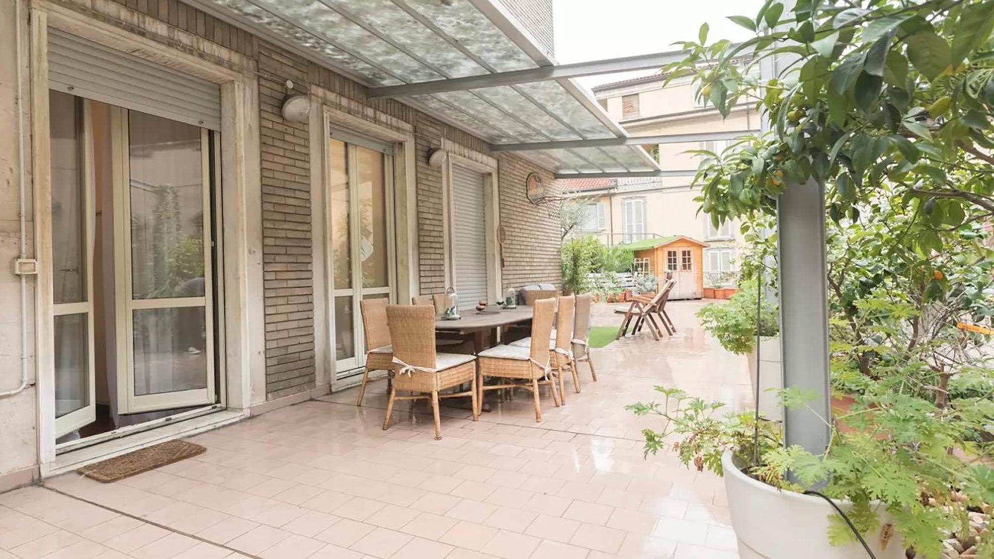 Classbnb - Two Apartments 400 Meters From The Duomo Милан Экстерьер фото
