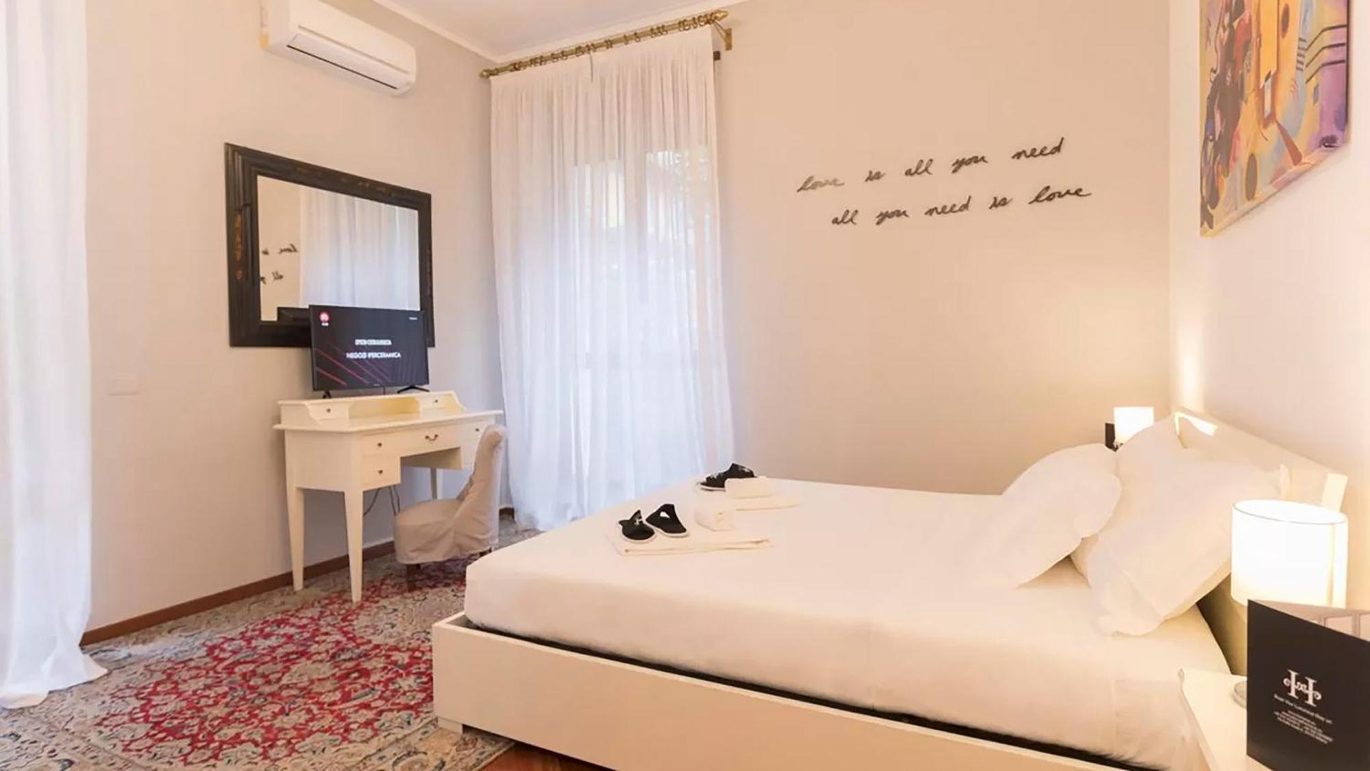 Classbnb - Two Apartments 400 Meters From The Duomo Милан Экстерьер фото