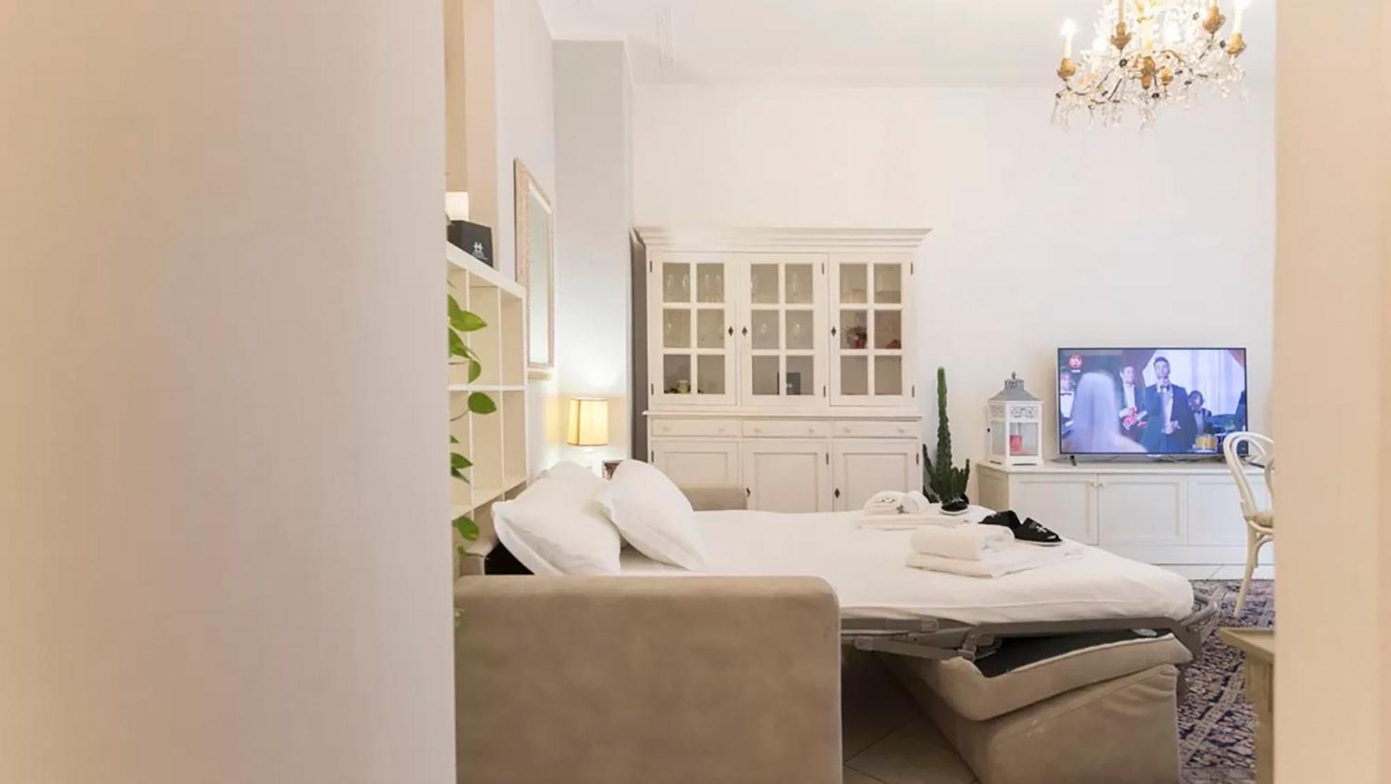 Classbnb - Two Apartments 400 Meters From The Duomo Милан Экстерьер фото
