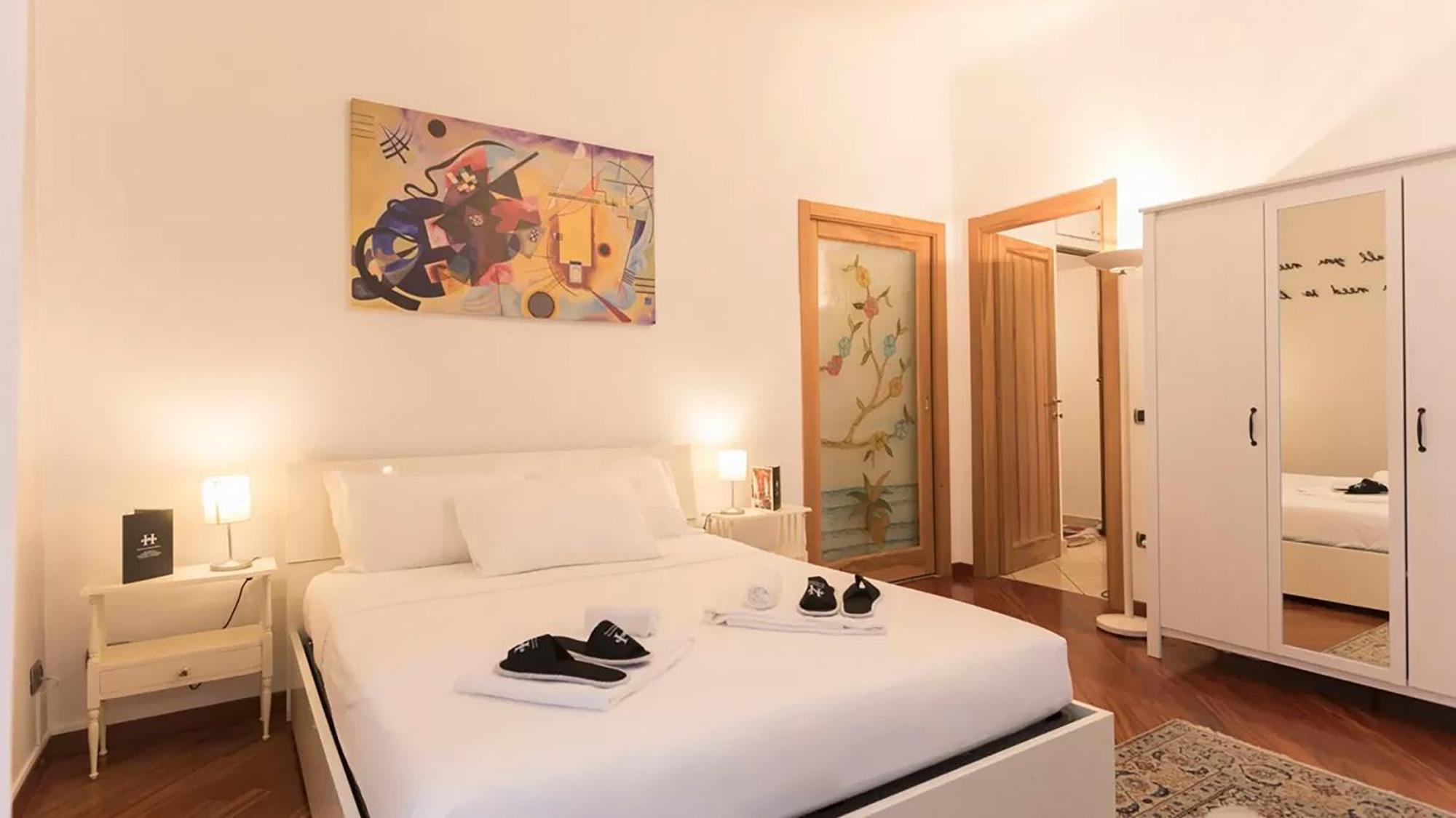 Classbnb - Two Apartments 400 Meters From The Duomo Милан Экстерьер фото