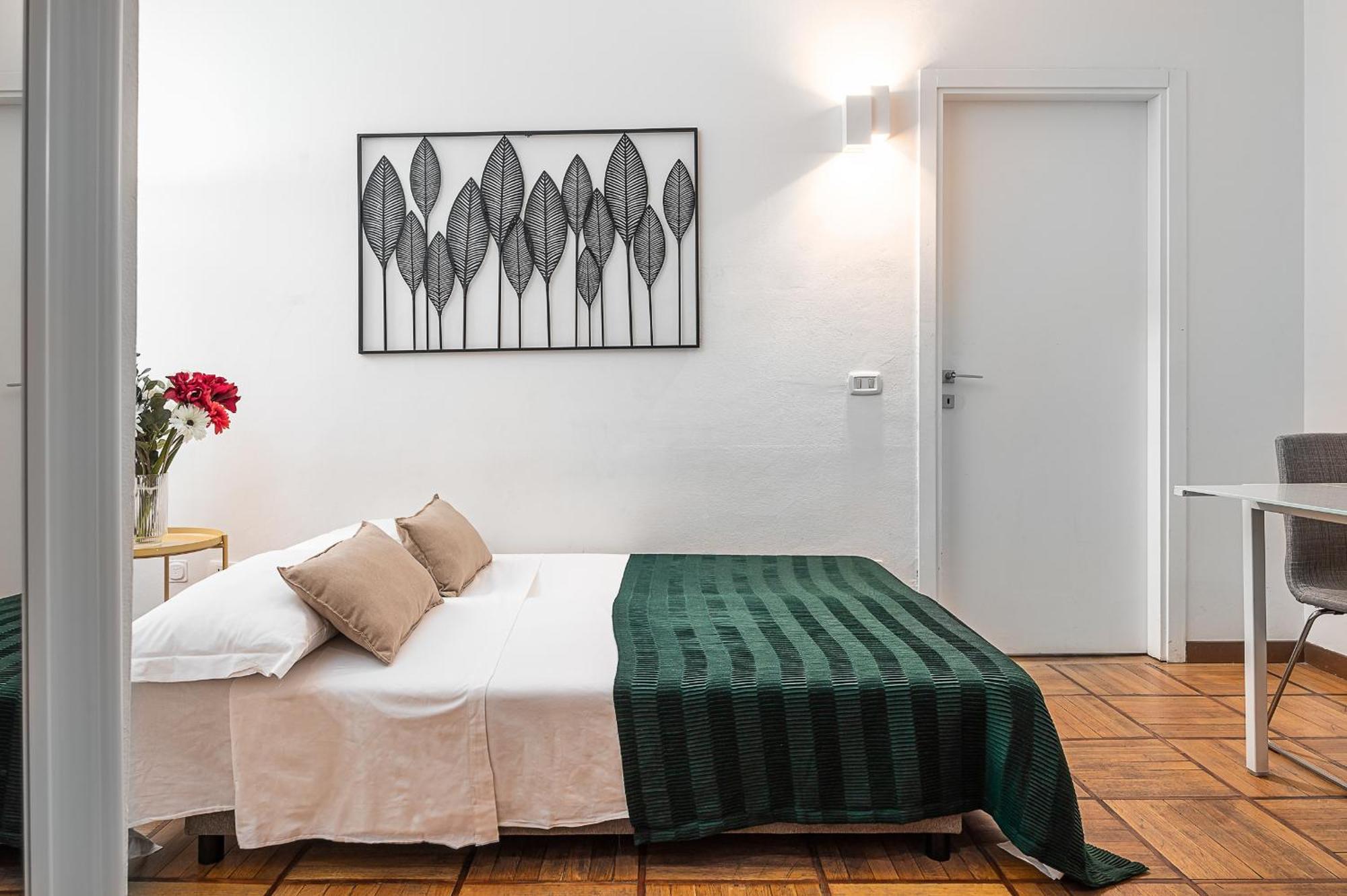 Classbnb - Two Apartments 400 Meters From The Duomo Милан Экстерьер фото
